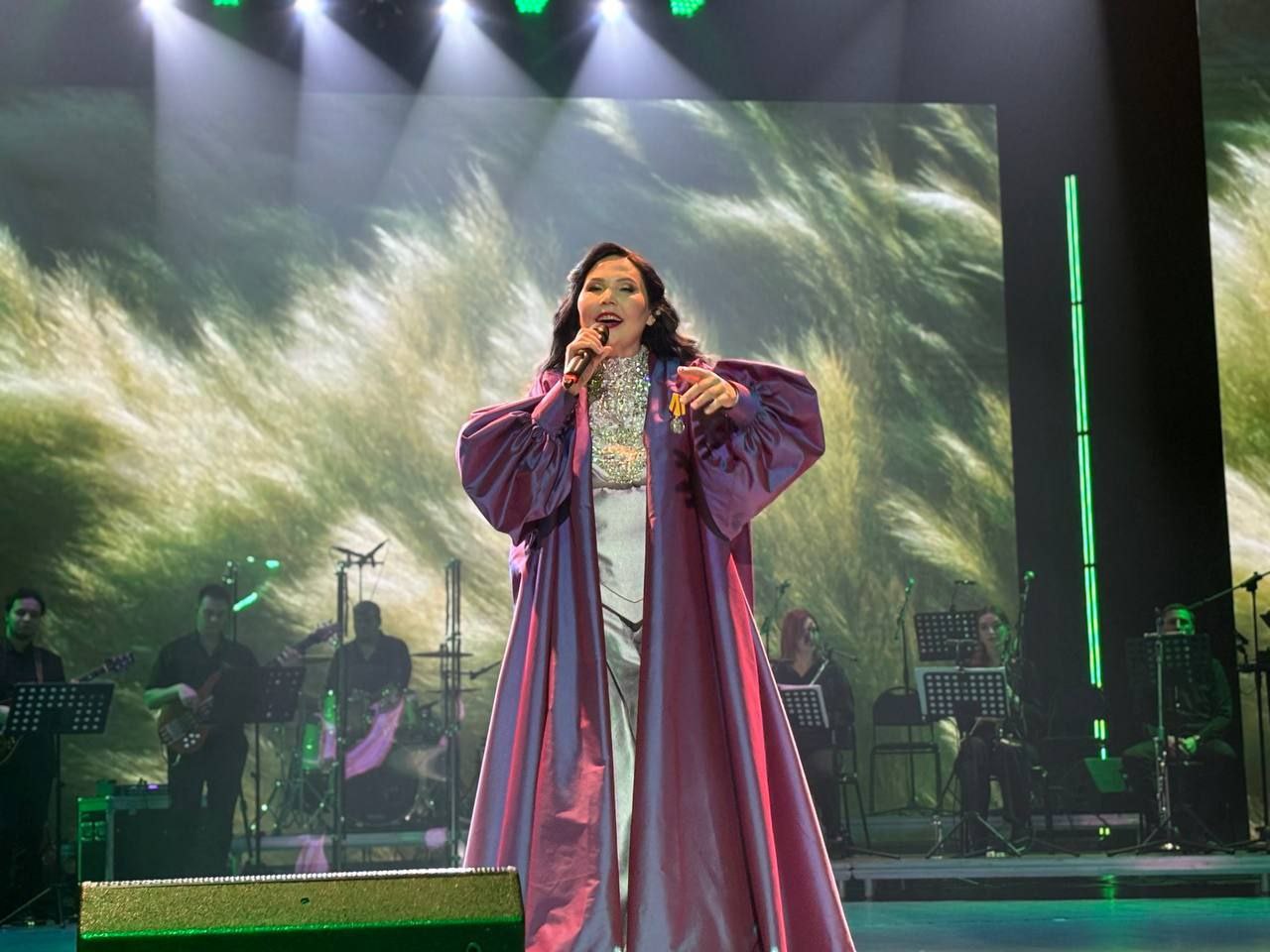 Леонид Черкесов: При полном аншлаге состоялся сольный юбилейный концерт нашей легендарной землячки, Народной артистки Чувашской Республики Августы Уляндиной Леонид Черкесов: При полном аншлаге состоялся сольный юбилейный концерт нашей легендарной землячки, Народной артистки Чувашской Республики Августы Уляндиной