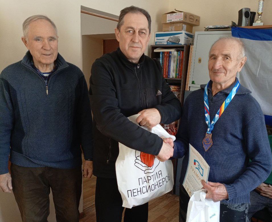 В Чувашии сотрудники и ветераны органов внутренних дел определили сильнейших в шашках В Чувашии сотрудники и ветераны органов внутренних дел определили сильнейших в шашках