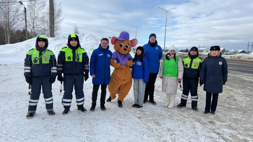 23 февраля на стационарном посту «Рубеж» проведена акция «Хороший водитель – лучший защитник!», организованная региональной Госавтоинспекцией и Минтрансом Чувашии