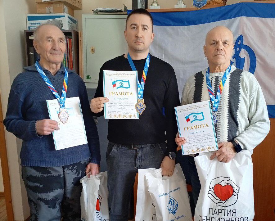 В Чувашии сотрудники и ветераны органов внутренних дел определили сильнейших в шашках В Чувашии сотрудники и ветераны органов внутренних дел определили сильнейших в шашках