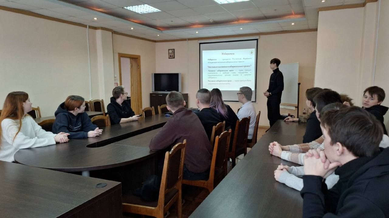 Встречи, уроки и деловые игры, приуроченные ко Дню молодого избирателя, прошли в муниципальных и городских округах республики, охватив школьников, студентов и работающую молодежь Встречи, уроки и деловые игры, приуроченные ко Дню молодого избирателя, прошли в муниципальных и городских округах республики, охватив школьников, студентов и работающую молодежь