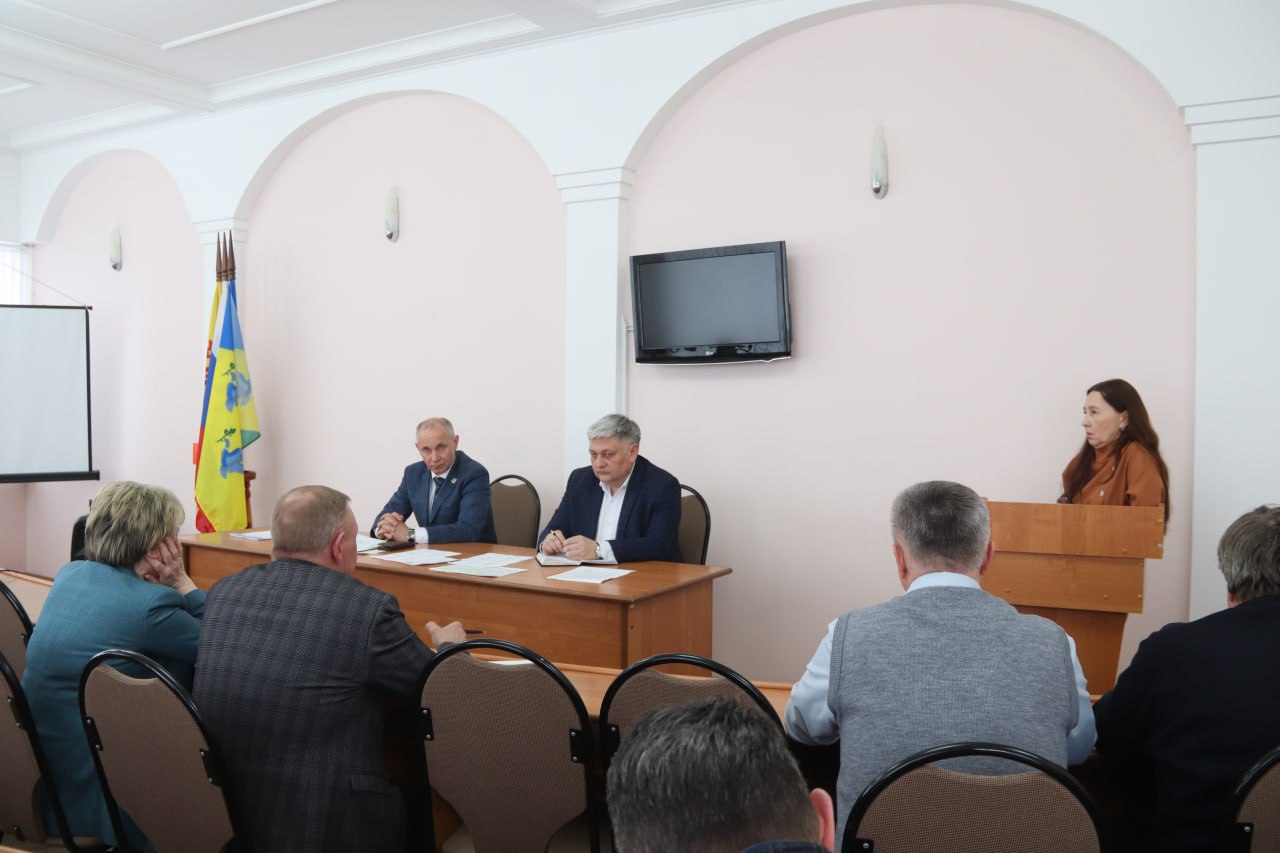 Сегодня состоялось первое в 2026 году совещание с участием представителей строительных компаний города под председательством главы города Александра Алексеева Сегодня состоялось первое в 2026 году совещание с участием представителей строительных компаний города под председательством главы города Александра Алексеева