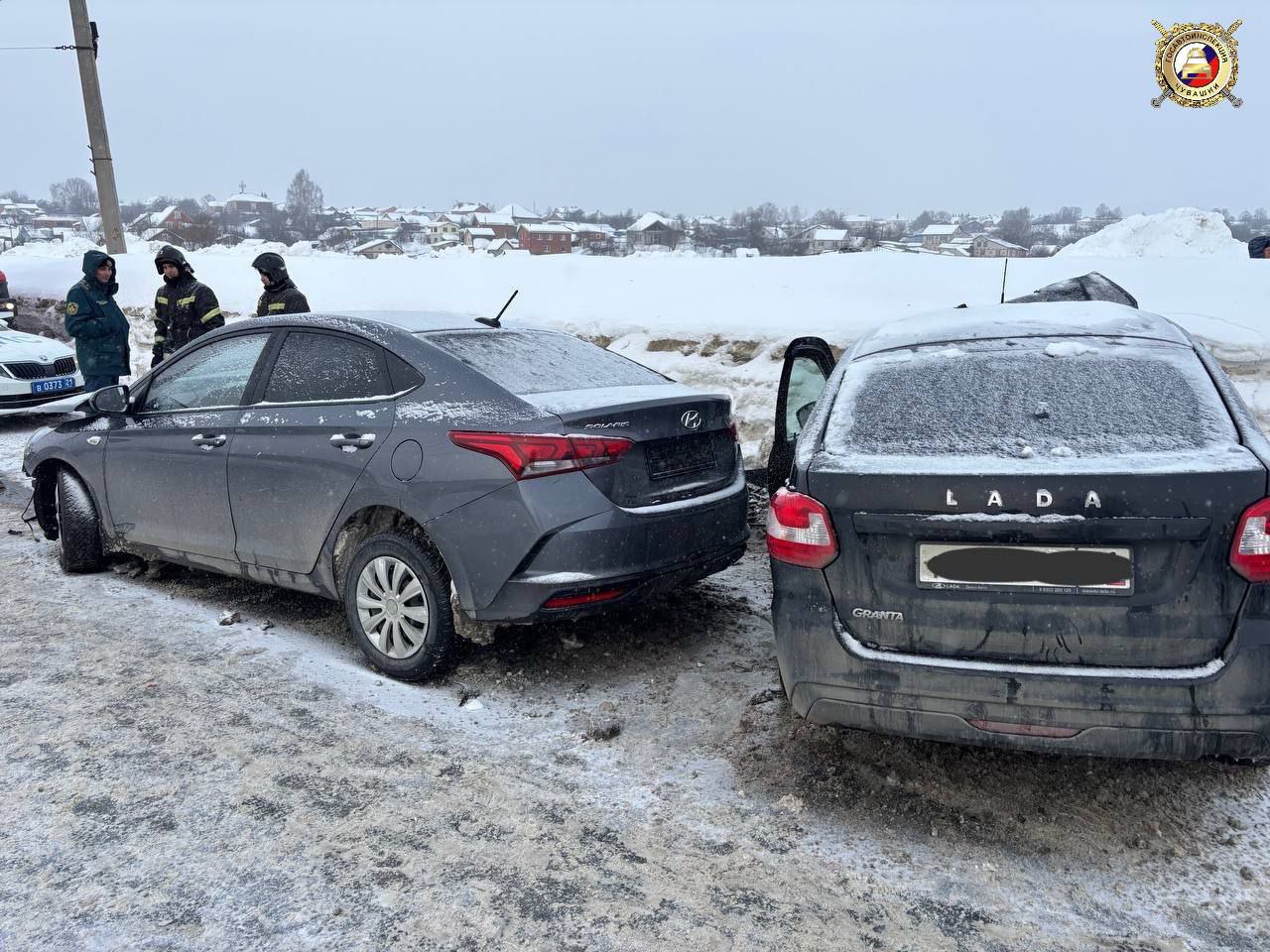 25 февраля около 15.25 возле дома 13 по улице Карла Либкнехта г. Чебоксары произошло дорожно-транспортное происшествие с участием трех автомобилей 25 февраля около 15.25 возле дома 13 по улице Карла Либкнехта г. Чебоксары произошло дорожно-транспортное происшествие с участием трех автомобилей