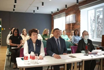 Круглый стол в Чебоксарах объединил 46 регионов РФ и Республику Беларусь