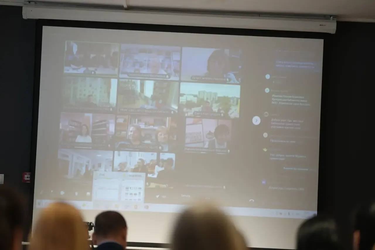 Круглый стол в Чебоксарах объединил 46 регионов РФ и Республику Беларусь Круглый стол в Чебоксарах объединил 46 регионов РФ и Республику Беларусь