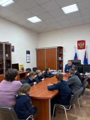 Сотрудники Шумерлинской и Канашской межрайонных прокуратур организовали встречи со школьниками и воспитанниками интерната
