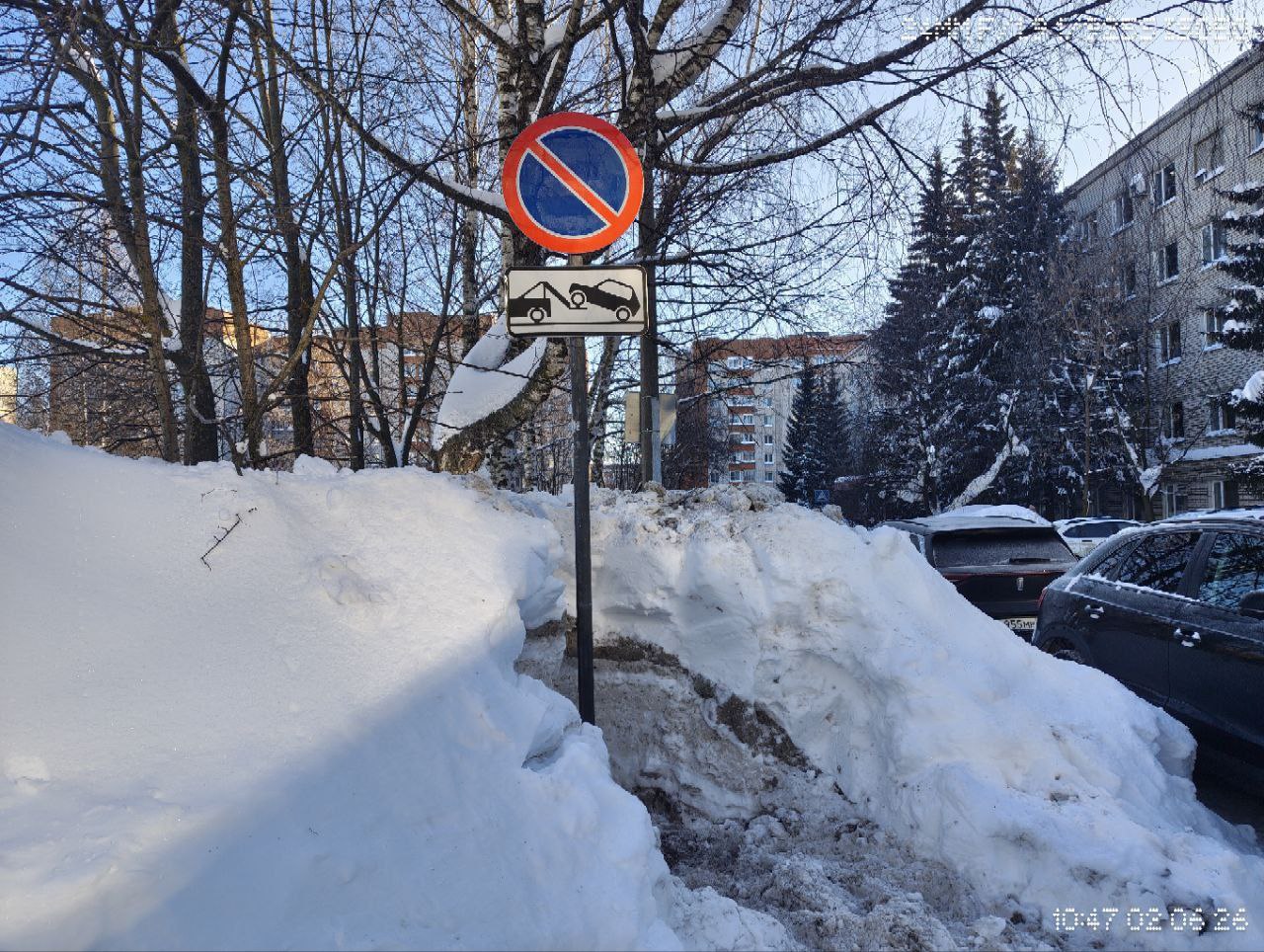 В Чебоксарах усилены меры безопасности на подъездах к школам В Чебоксарах усилены меры безопасности на подъездах к школам