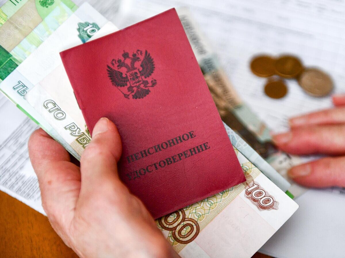 Повышение пенсий для пенсионеров старше 80 лет с марта 2026 года