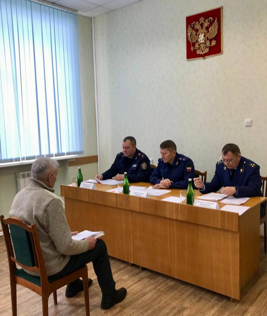 Прокурор Чувашии Эдуард Гиматов совместно с руководителем регионального СУ СКР Александром Полтининым провел выездной личный прием жителей Шумерлинского муниципального округа Прокурор Чувашии Эдуард Гиматов совместно с руководителем регионального СУ СКР Александром Полтининым провел выездной личный прием жителей Шумерлинского муниципального округа