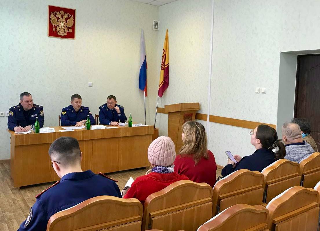 Прокурор Чувашии Эдуард Гиматов совместно с руководителем регионального СУ СКР Александром Полтининым провел выездной личный прием жителей Шумерлинского муниципального округа Прокурор Чувашии Эдуард Гиматов совместно с руководителем регионального СУ СКР Александром Полтининым провел выездной личный прием жителей Шумерлинского муниципального округа