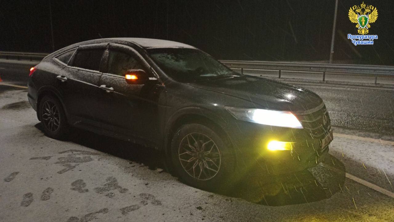 60 кг различного вида наркотиков, предназначенных для дальнейшего сбыта, пыталась провести через Чувашию жительница г.Новосибирска. Ее "караван" был остановлен на территории Ибресинского округа 60 кг различного вида наркотиков, предназначенных для дальнейшего сбыта, пыталась провести через Чувашию жительница г.Новосибирска. Ее "караван" был остановлен на территории Ибресинского округа