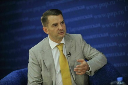 Нилов предлагает новые правила для работников по больничным