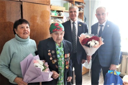 95-летний юбилей отметила вдова участника Великой Отечественной войны, труженица тыла, жительница города Новочебоксарска Борисова Галина Гурьевна
