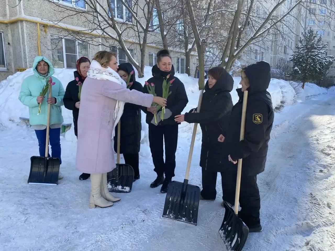 В преддверии прекрасного весеннего праздника в городе стартовала трогательная акция «Удели внимание — поздравь с праздником» В преддверии прекрасного весеннего праздника в городе стартовала трогательная акция «Удели внимание — поздравь с праздником»