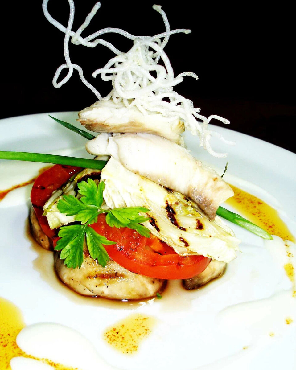 Искусство сервировки: как подача блюд влияет на впечатление от еды