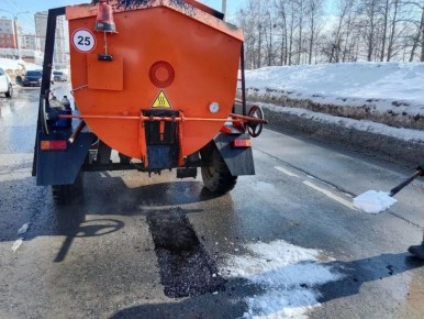 «Дорэкс» продолжает восстанавливать дорожное покрытие