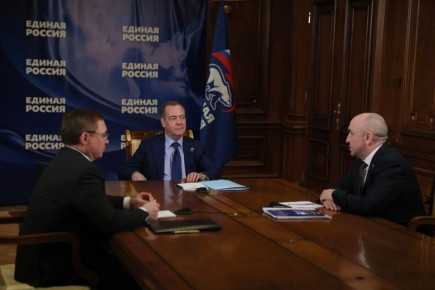 Дмитрий Медведев поддержал кандидатуру председателя кабмина Чувашской Республики на должность секретаря реготделения Единой России
