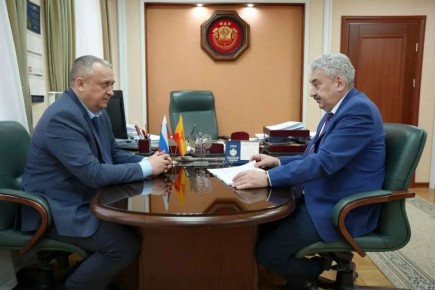 Леонид Черкесов: В Госсовет направлен доклад Уполномоченного по правам человека в Чувашской Республике за 2025 год. С Сергеем Самостюком в ходе рабочей встречи обсудили вопросы взаимодействия между парламентом и институтом...