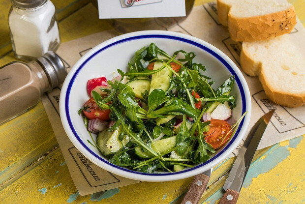 Салат из свежих овощей с кинзой: вкусный и полезный рецепт