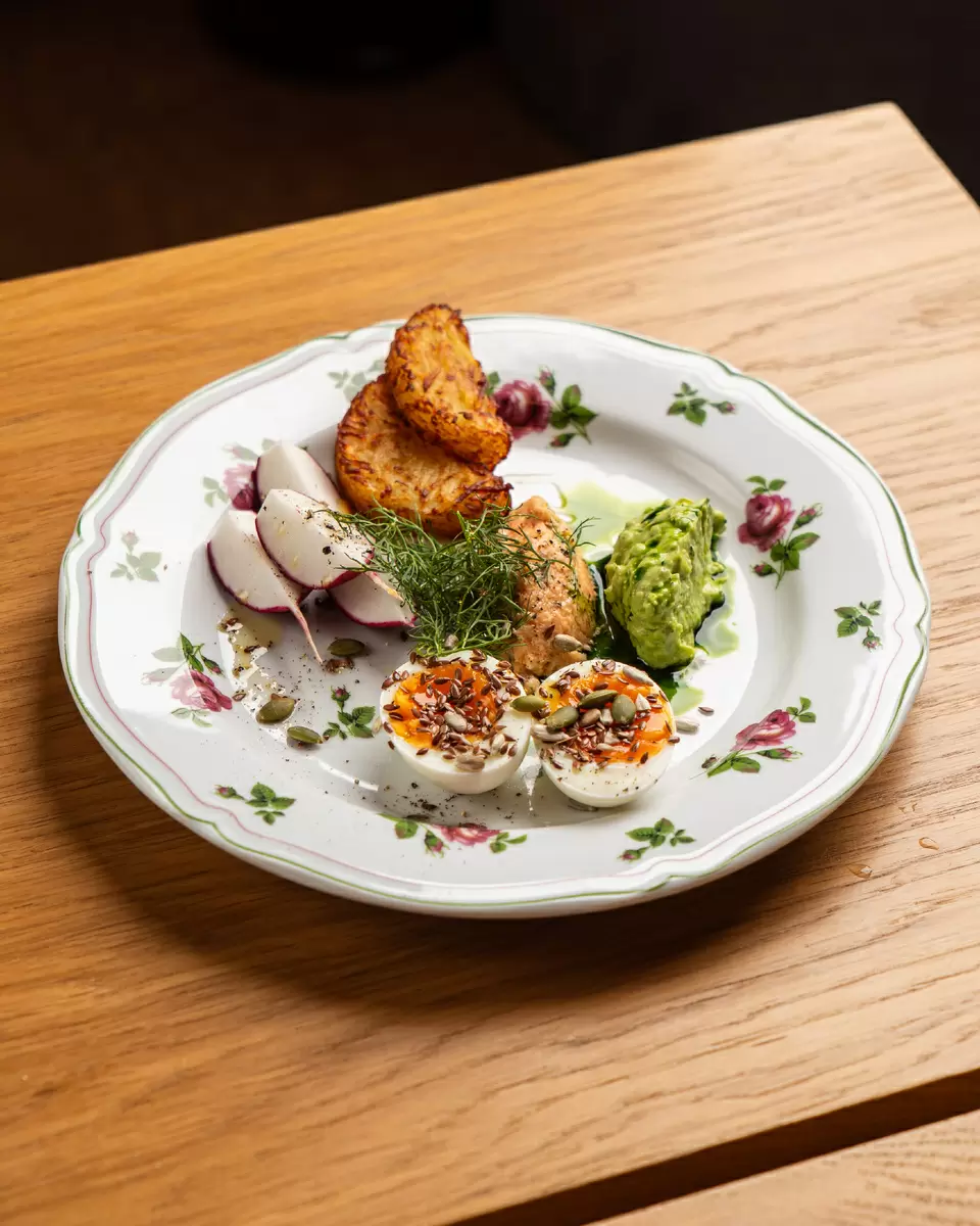 Зимний завтрак с хашбрауном и форелью: неожиданные гастрономические решения