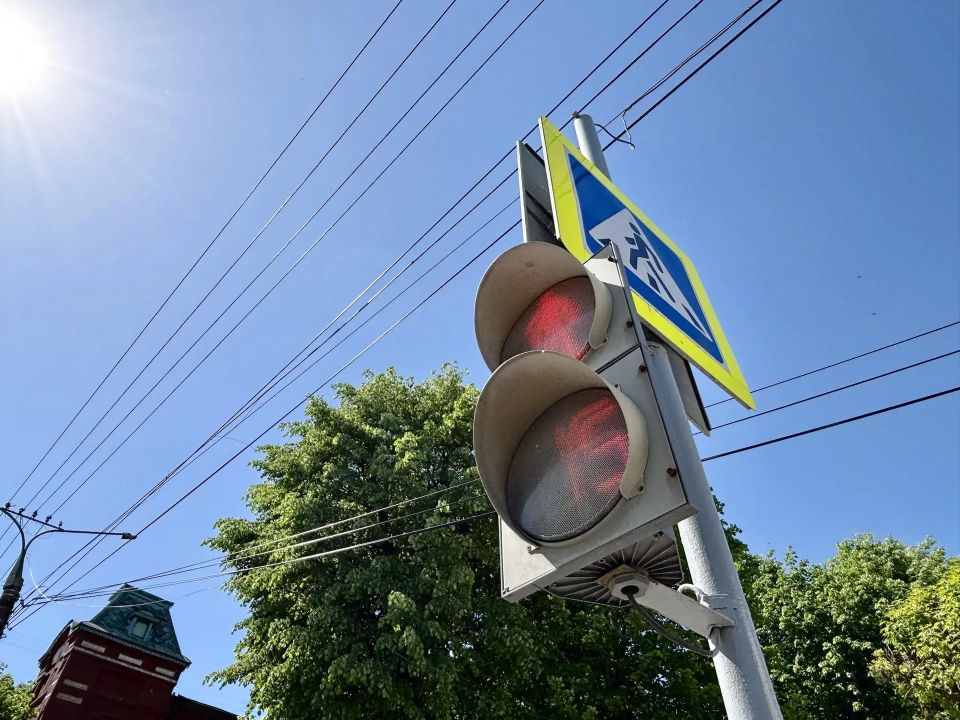 В Чебоксарах продолжается обновление светофорных объектов
