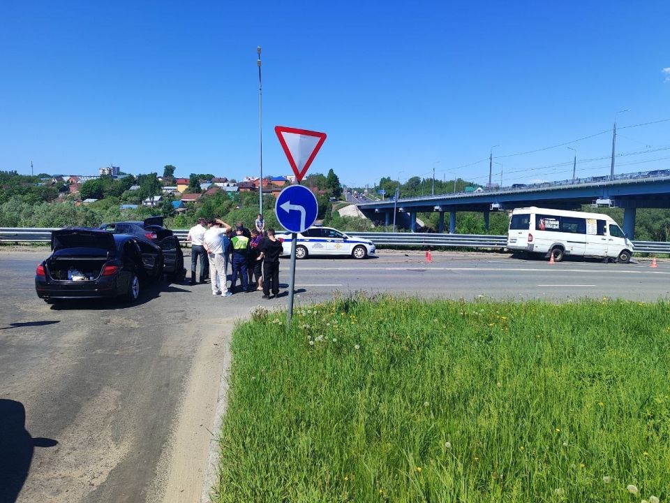 В Чебоксарах полицейские разбираются в обстоятельствах ДТП на проспекте Г.Айги, в котором пострадало, предварительно, три человека В Чебоксарах полицейские разбираются в обстоятельствах ДТП на проспекте Г.Айги, в котором пострадало, предварительно, три человека