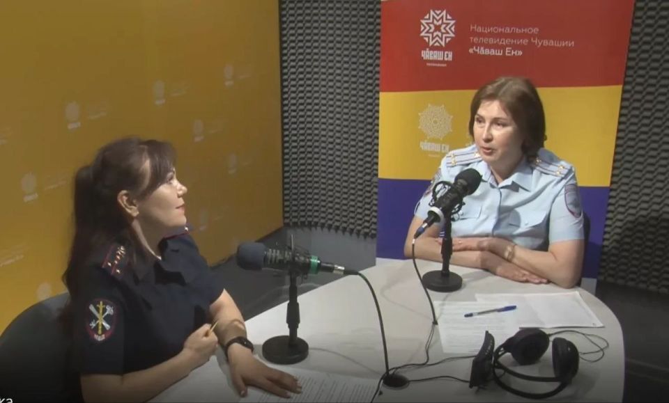Видеоверсия радиопередачи «На страже порядка»: слушателям Национального радио Чувашии рассказали о главных принципах общения с подростками и защиты их от негативного влияния