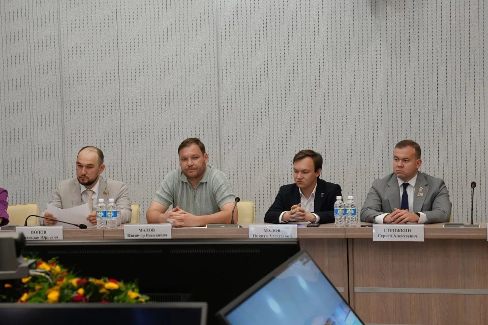 Леонид Черкесов: Как сделать жизнь на селе более комфортной? Что необходимо предпринять, чтобы молодежь оставалась в деревнях? Ответы на эти вопросы сегодня в Чебоксарах искали участники выездного заседания Комитета по... Леонид Черкесов: Как сделать жизнь на селе более комфортной? Что необходимо предпринять, чтобы молодежь оставалась в деревнях? Ответы на эти вопросы сегодня в Чебоксарах искали участники выездного заседания Комитета по...