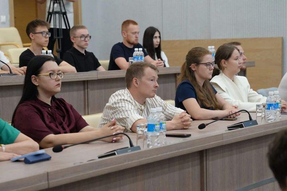 Леонид Черкесов: Как сделать жизнь на селе более комфортной? Что необходимо предпринять, чтобы молодежь оставалась в деревнях? Ответы на эти вопросы сегодня в Чебоксарах искали участники выездного заседания Комитета по... Леонид Черкесов: Как сделать жизнь на селе более комфортной? Что необходимо предпринять, чтобы молодежь оставалась в деревнях? Ответы на эти вопросы сегодня в Чебоксарах искали участники выездного заседания Комитета по...