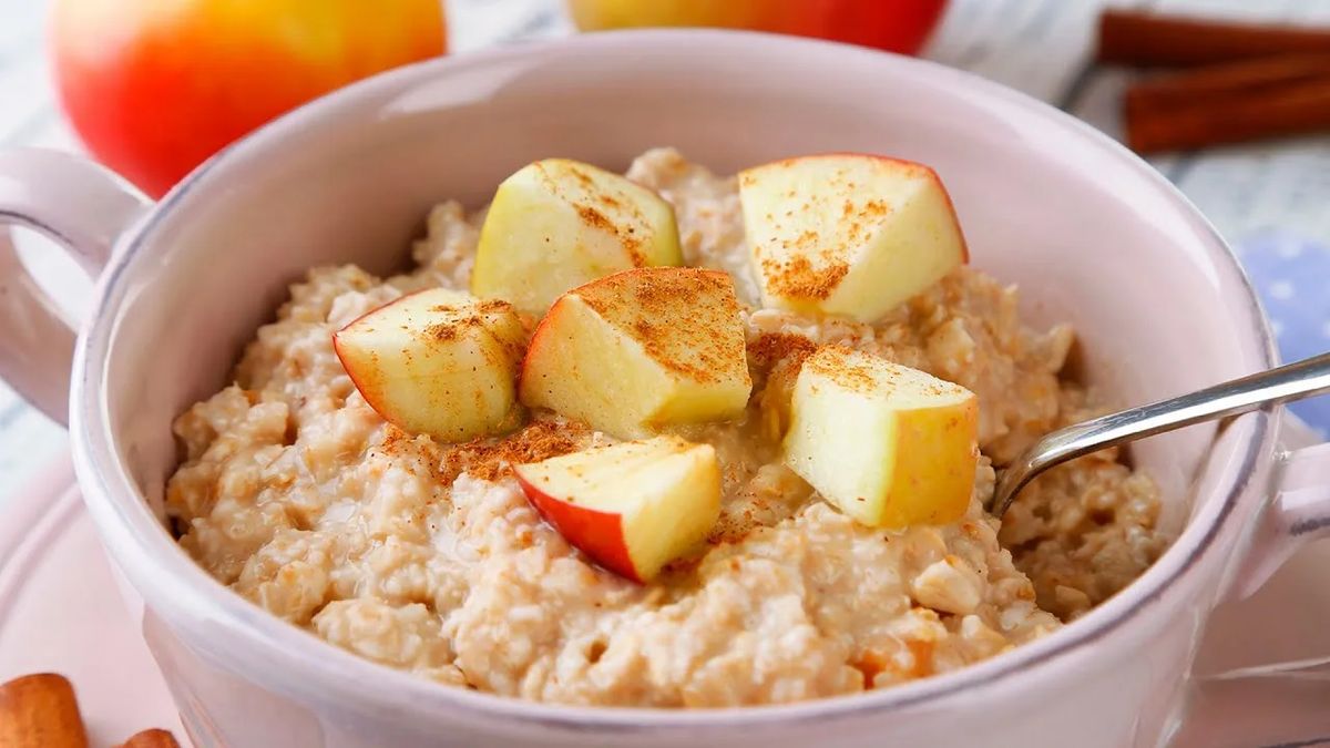 Секреты утреннего вдохновения: ячневая каша с яблоками и корицей