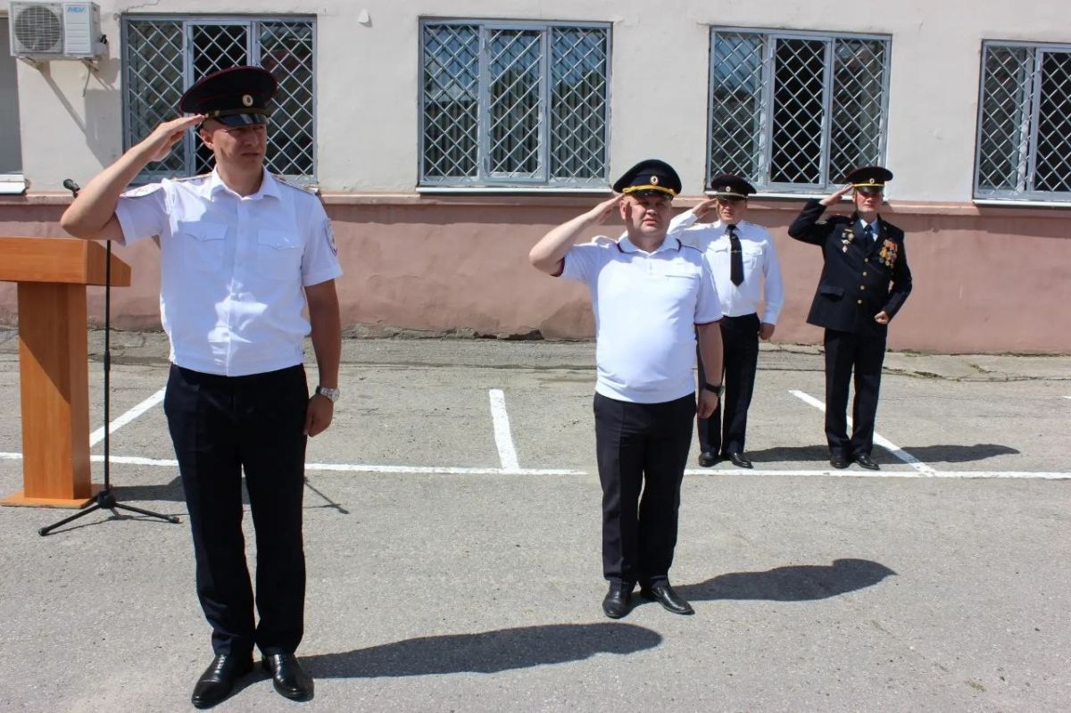В Управлении МВД России по городу Чебоксары в честь 106-й годовщины со дня образования органов внутренних дел республики состоялось торжественное построение личного состава В Управлении МВД России по городу Чебоксары в честь 106-й годовщины со дня образования органов внутренних дел республики состоялось торжественное построение личного состава