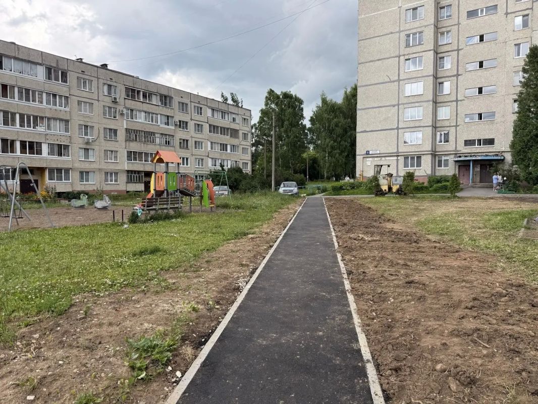 Продолжаем благоустраивать наши дворы в рамках программы «Ниме — Народный бюджет» Продолжаем благоустраивать наши дворы в рамках программы «Ниме — Народный бюджет»