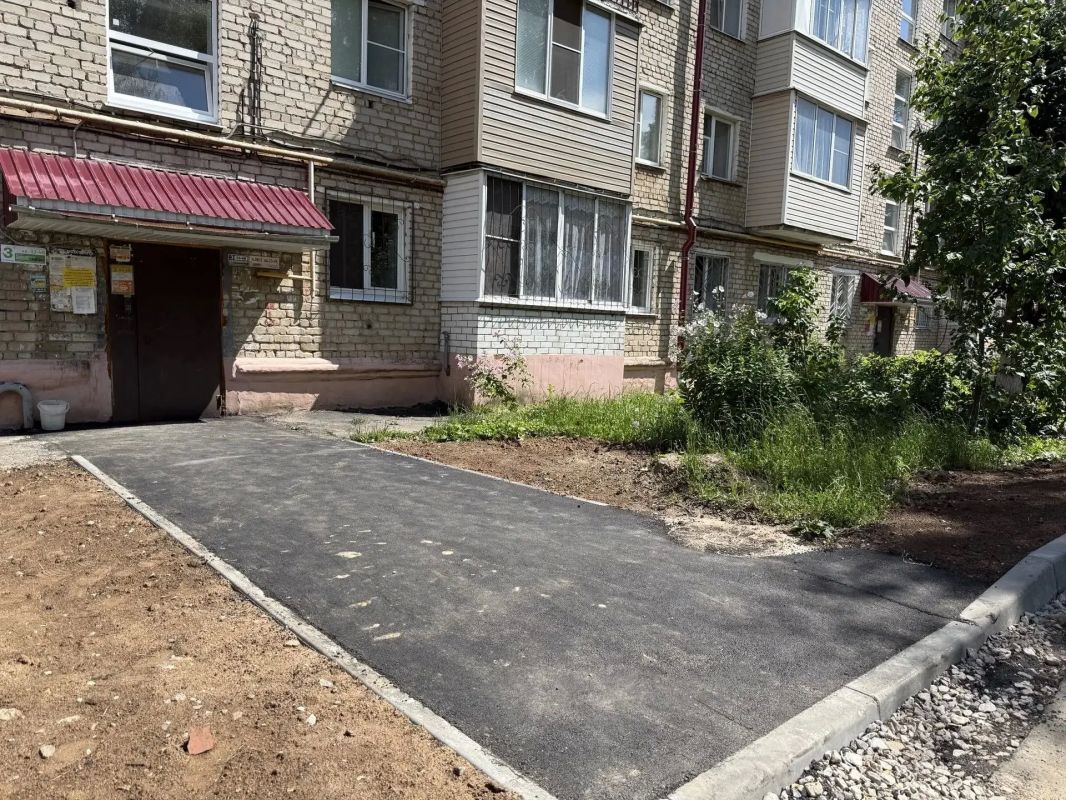 Продолжаем благоустраивать наши дворы в рамках программы «Ниме — Народный бюджет» Продолжаем благоустраивать наши дворы в рамках программы «Ниме — Народный бюджет»
