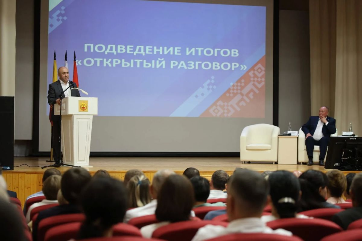ПРЕДСЕДАТЕЛЬ ПРАВИТЕЛЬСТВА ЧУВАШИИ СЕРГЕЙ АРТАМОНОВ: ПРЕДСЕДАТЕЛЬ ПРАВИТЕЛЬСТВА ЧУВАШИИ СЕРГЕЙ АРТАМОНОВ: