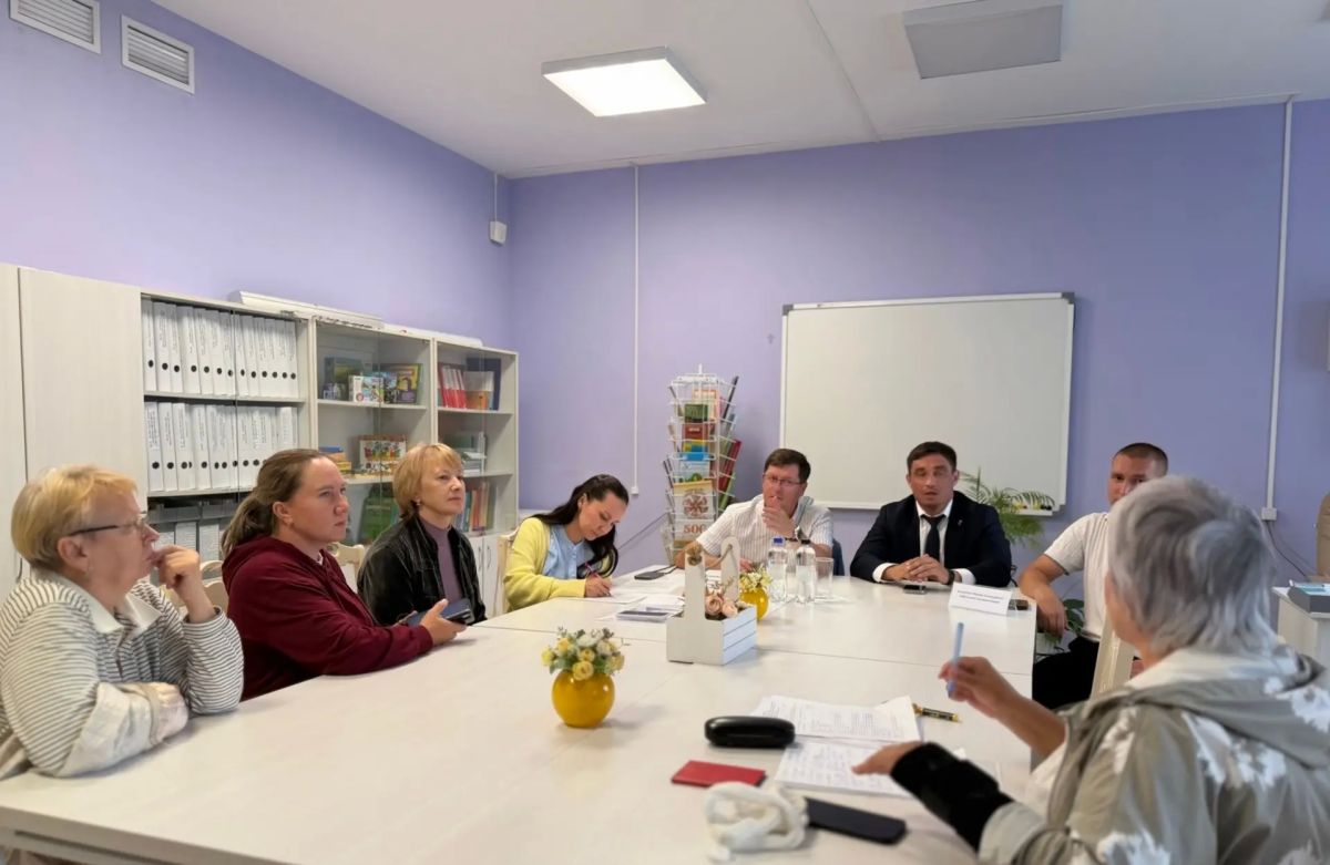В микрорайоне Солнечный прошел выездной приём граждан В микрорайоне Солнечный прошел выездной приём граждан