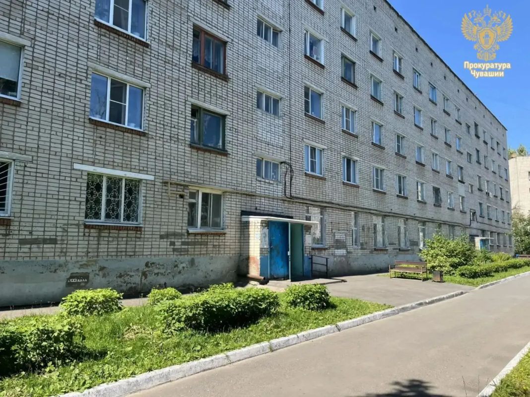 В Новочебоксарске из окна четвёртого этажа выпал пятилетний мальчик В Новочебоксарске из окна четвёртого этажа выпал пятилетний мальчик