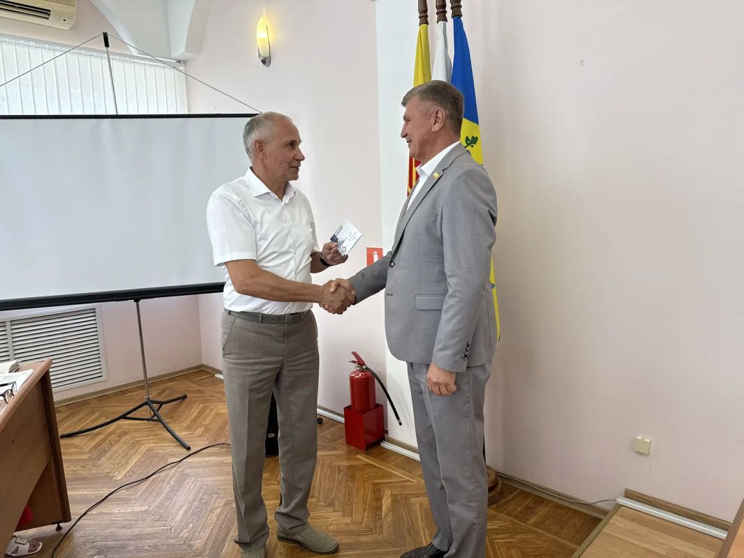 Благоустройство, подготовка ко Дню города и ремонт теплосетей — главные темы еженедельной планерки с руководителями структурных подразделений Благоустройство, подготовка ко Дню города и ремонт теплосетей — главные темы еженедельной планерки с руководителями структурных подразделений