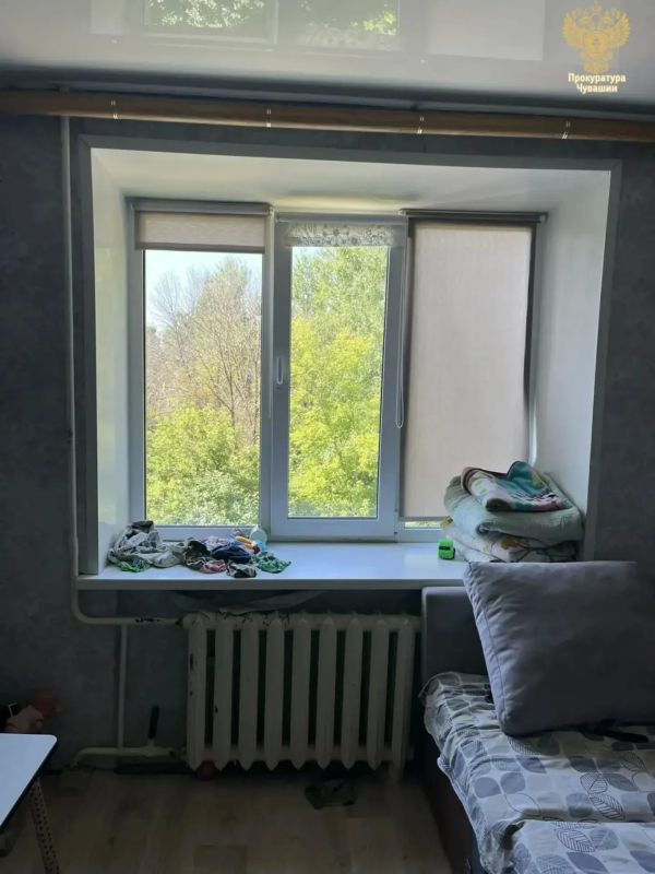 В Новочебоксарске из окна четвёртого этажа выпал пятилетний мальчик В Новочебоксарске из окна четвёртого этажа выпал пятилетний мальчик