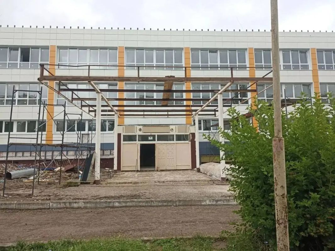 В 18 школах Чебоксар продолжается капитальный ремонт В 18 школах Чебоксар продолжается капитальный ремонт