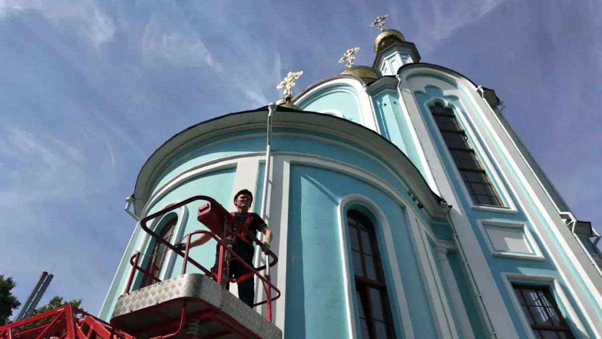 Отличная новость для тех, кто часто посещает Покровско-Татианинский собор: АО "Горсвет" завершило работы по замене прожекторов архитектурной подсветки на современные светодиодные Отличная новость для тех, кто часто посещает Покровско-Татианинский собор: АО "Горсвет" завершило работы по замене прожекторов архитектурной подсветки на современные светодиодные
