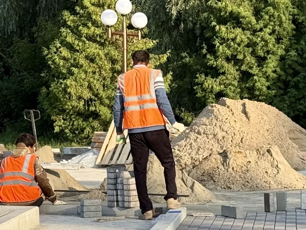 Соборная площадь преображается на глазах! Соборная площадь преображается на глазах!