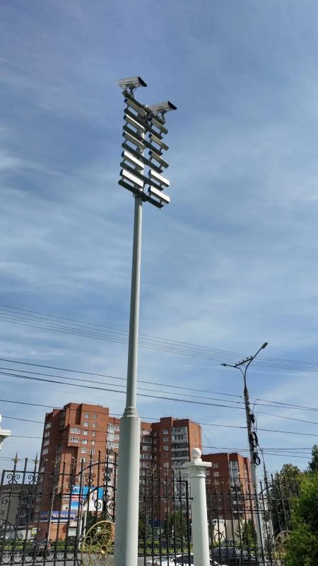 Отличная новость для тех, кто часто посещает Покровско-Татианинский собор: АО "Горсвет" завершило работы по замене прожекторов архитектурной подсветки на современные светодиодные Отличная новость для тех, кто часто посещает Покровско-Татианинский собор: АО "Горсвет" завершило работы по замене прожекторов архитектурной подсветки на современные светодиодные