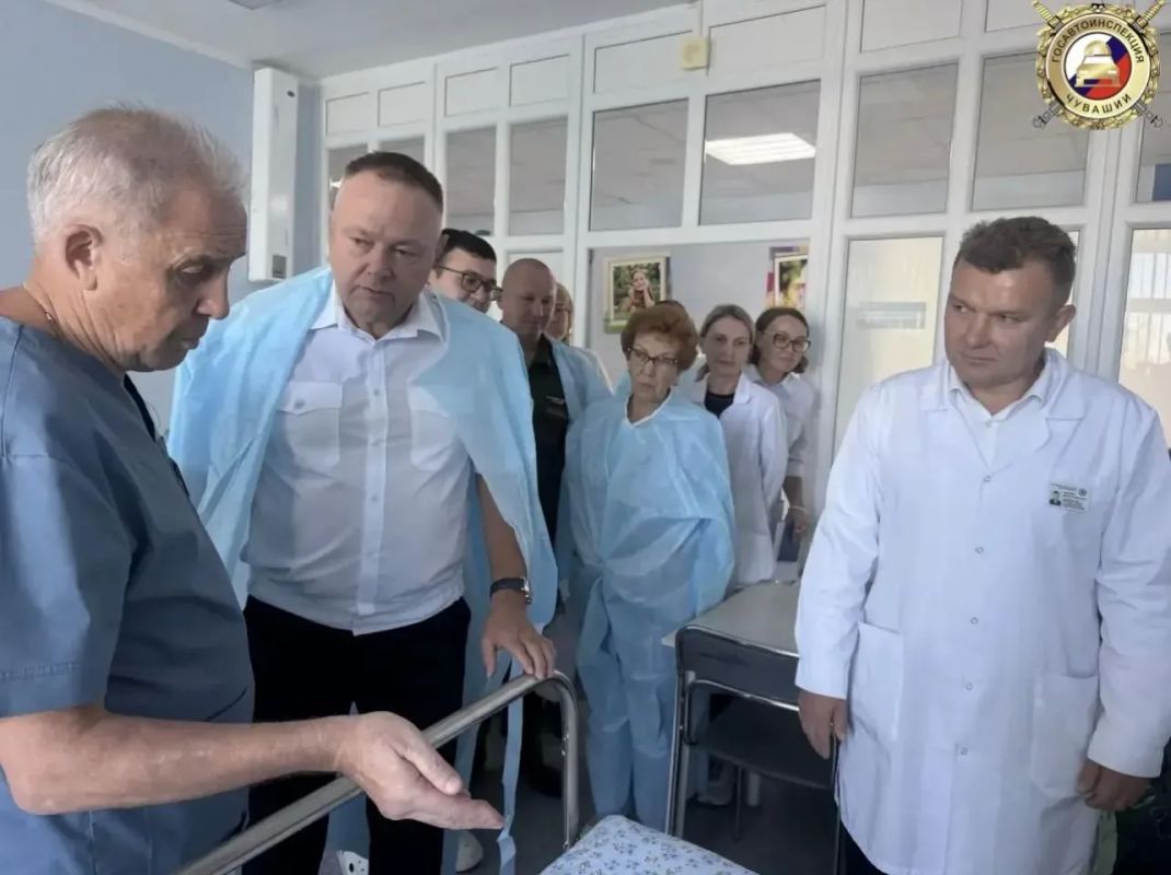 В Чувашии представители Госавтоинспекции и Общественного совета при МВД по региону навестили в больнице детей, попавших в ДТП на двухколесном транспорте В Чувашии представители Госавтоинспекции и Общественного совета при МВД по региону навестили в больнице детей, попавших в ДТП на двухколесном транспорте