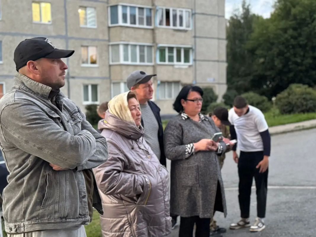 Новая площадка и безопасность для детей: жители объединились для перемен Новая площадка и безопасность для детей: жители объединились для перемен