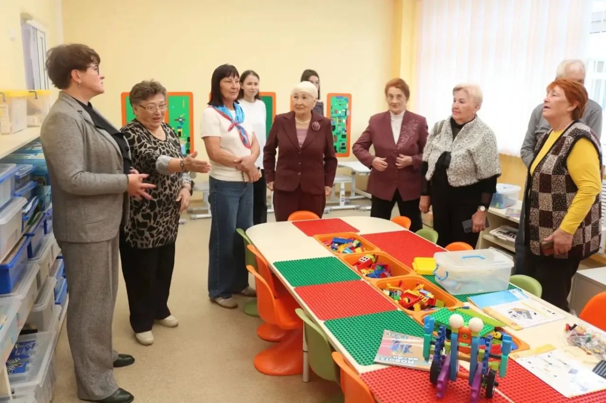 В преддверии нового учебного года представители Совета ветеранов посетили детские сады и школы Чебоксар В преддверии нового учебного года представители Совета ветеранов посетили детские сады и школы Чебоксар