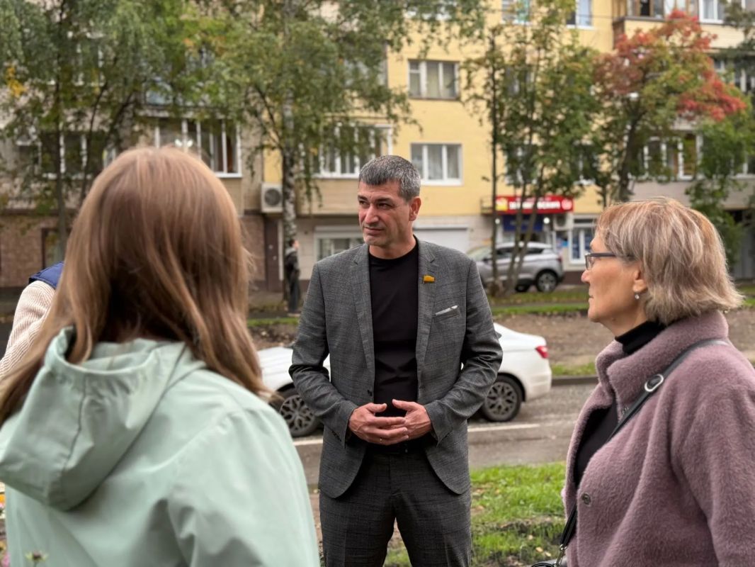 В Чебоксарах продолжаются встречи с жителями в рамках партийного проекта «Единой России» «Школа ЖКХ» В Чебоксарах продолжаются встречи с жителями в рамках партийного проекта «Единой России» «Школа ЖКХ»