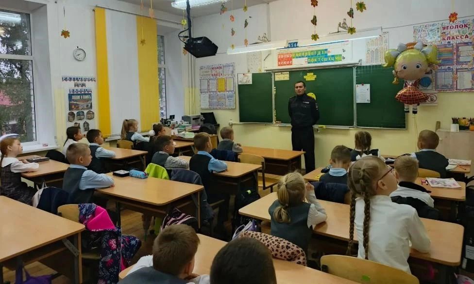 В Йошкар-Оле сотрудники транспортной полиции провели профилактическую беседу о профилактике травматизма