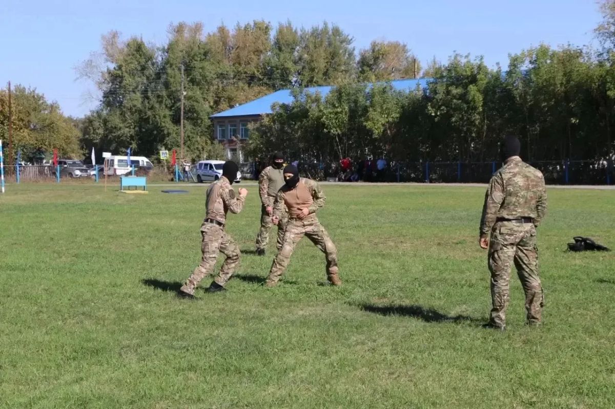 В селе Комарье Доволенского района состоялись межрайонные соревнования между школьниками, посвященные памяти Константина Анфиногенова В селе Комарье Доволенского района состоялись межрайонные соревнования между школьниками, посвященные памяти Константина Анфиногенова