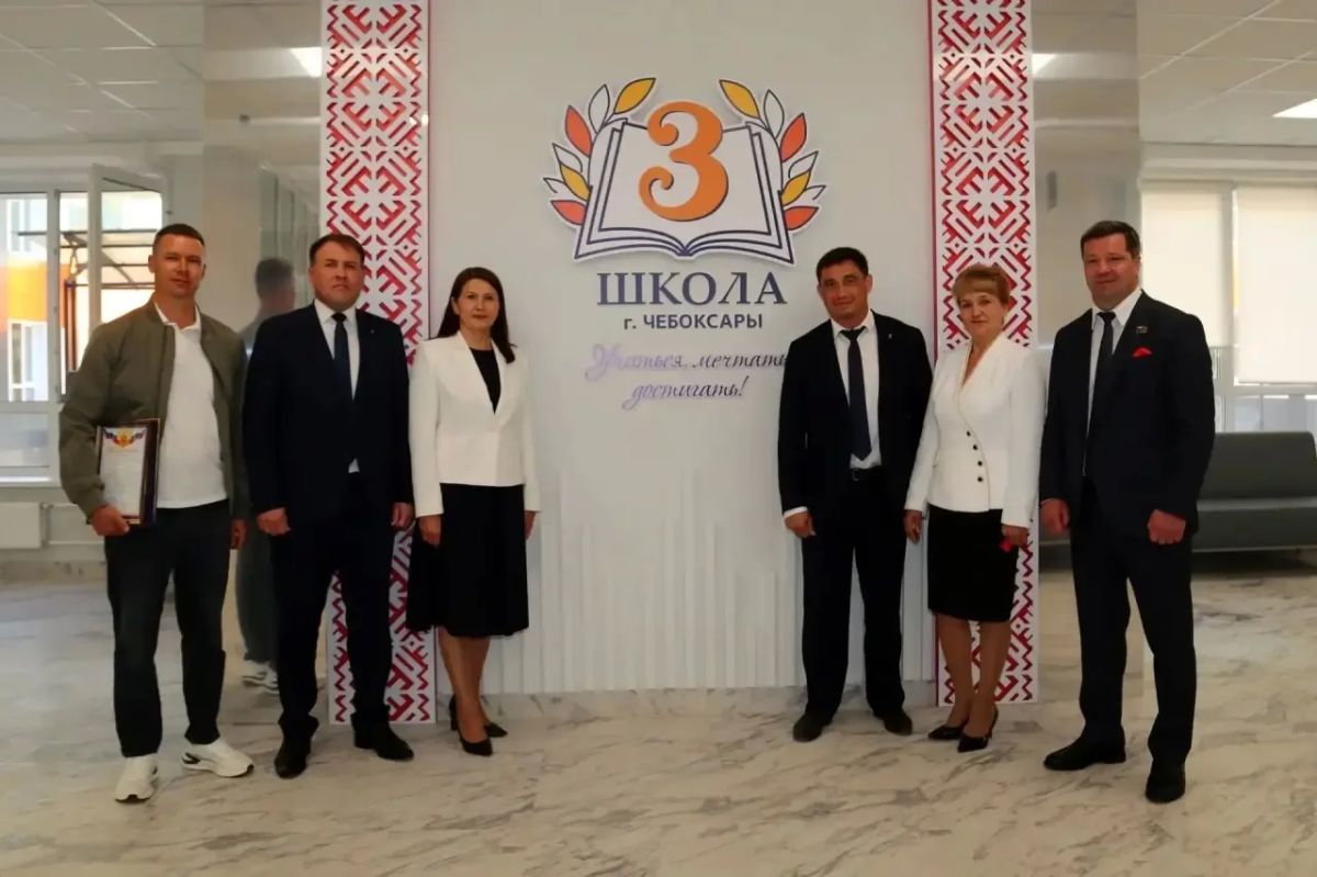 В Чебоксарах досрочно открылись обновлённые школы №3 и №55 В Чебоксарах досрочно открылись обновлённые школы №3 и №55