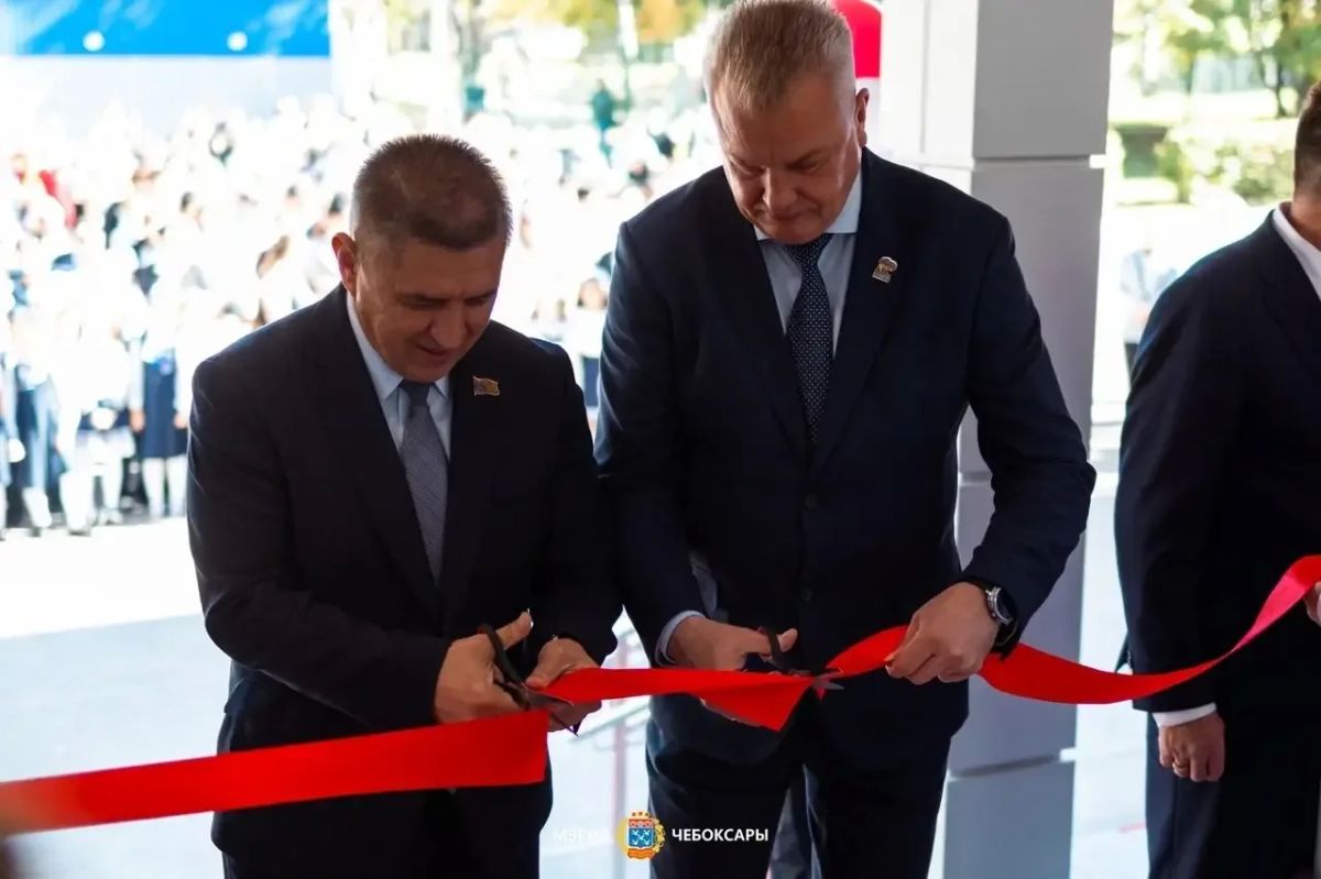 В Чебоксарах досрочно открылись обновлённые школы №3 и №55 В Чебоксарах досрочно открылись обновлённые школы №3 и №55